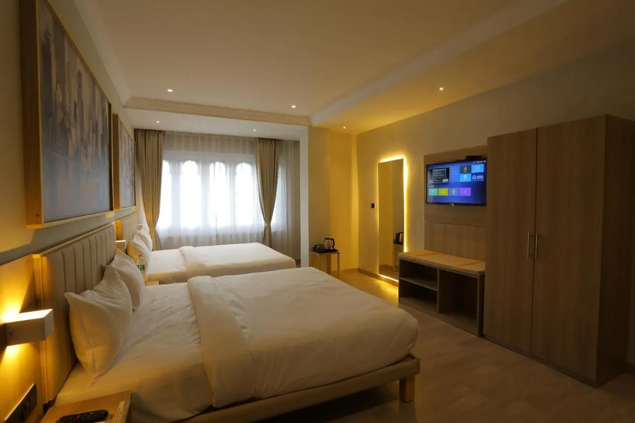 Hotel City Express By Downtown Udaipur 3*,